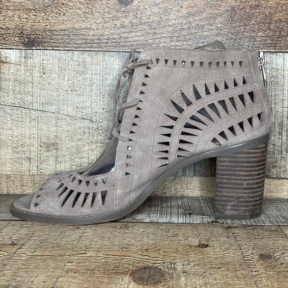 Vince Camuto Tarita Laser Cutout Lace Up Bootie Sandals Tan Suede Size 7.5 - Picture 4 of 14